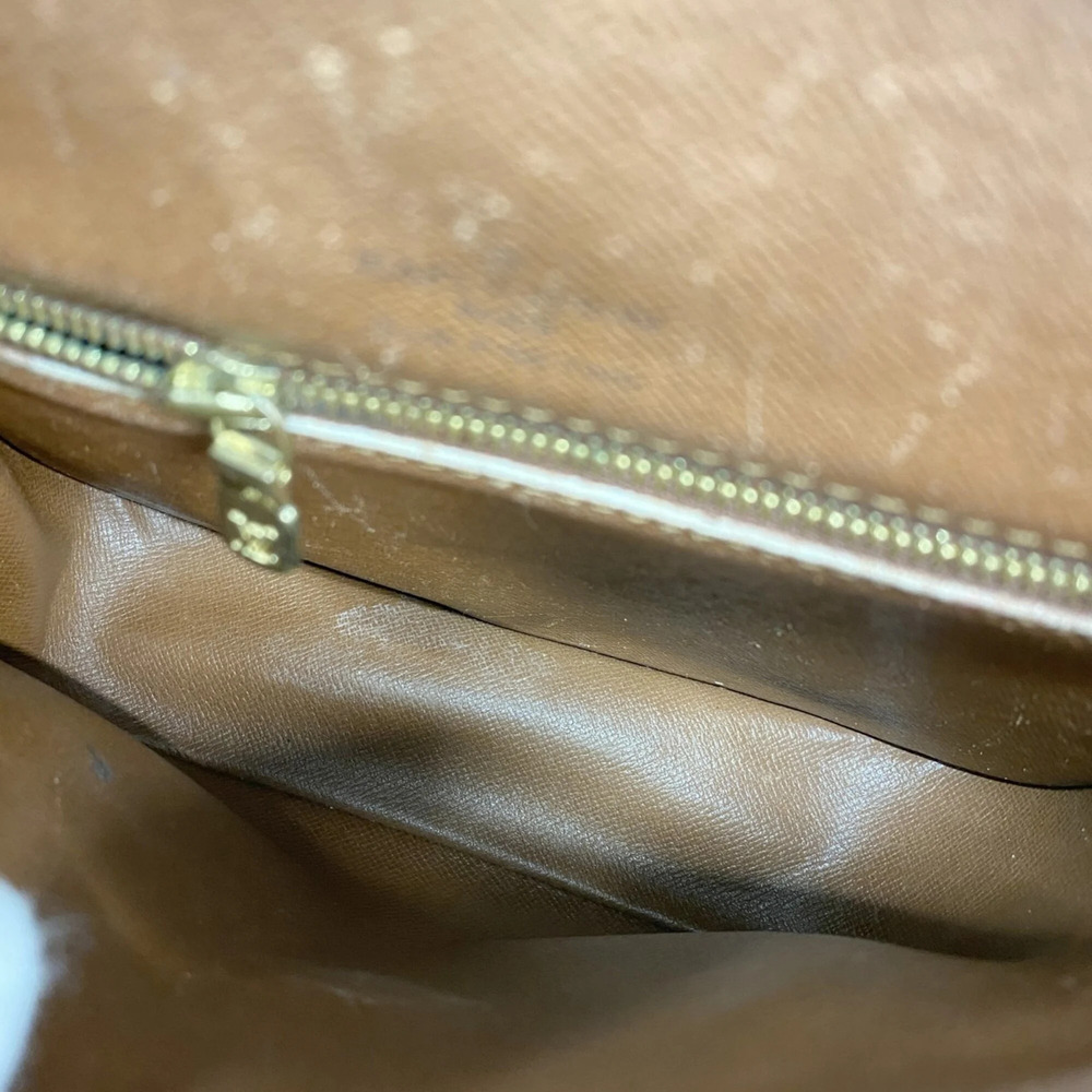 LOUIS VUITTON Brown Monogram Shoulder Bag - Picture 4 of 12